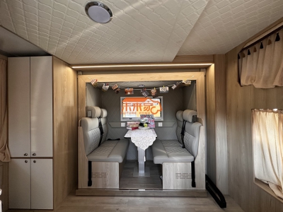 未來家房車(豪沃二層升頂帶拓展房車)